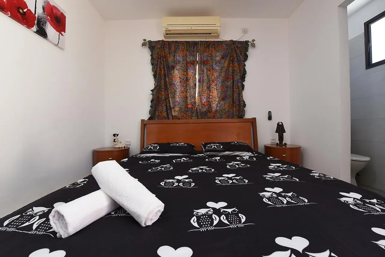 Flintstone Guest House Eilat