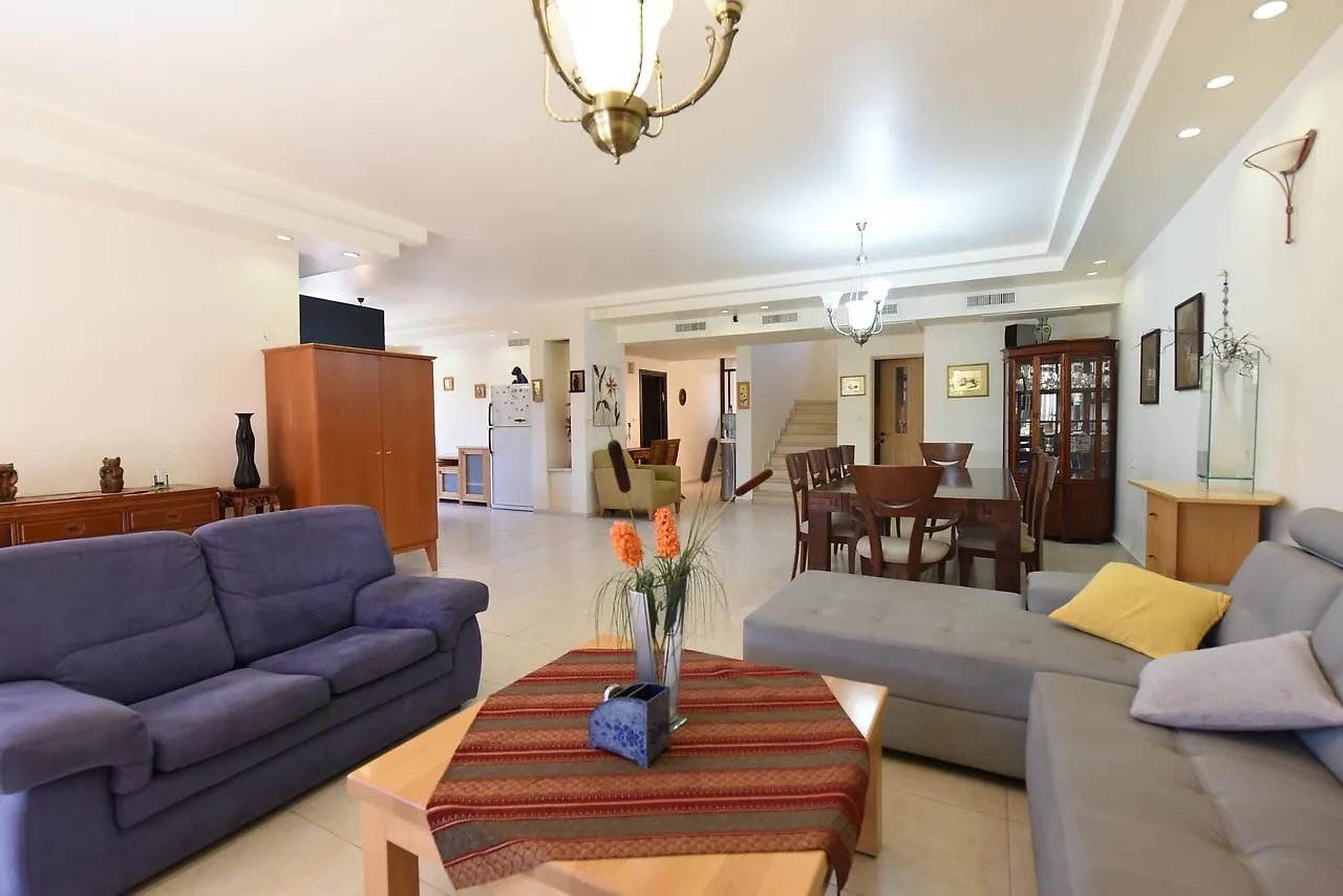 Flintstone Guest House Eilat