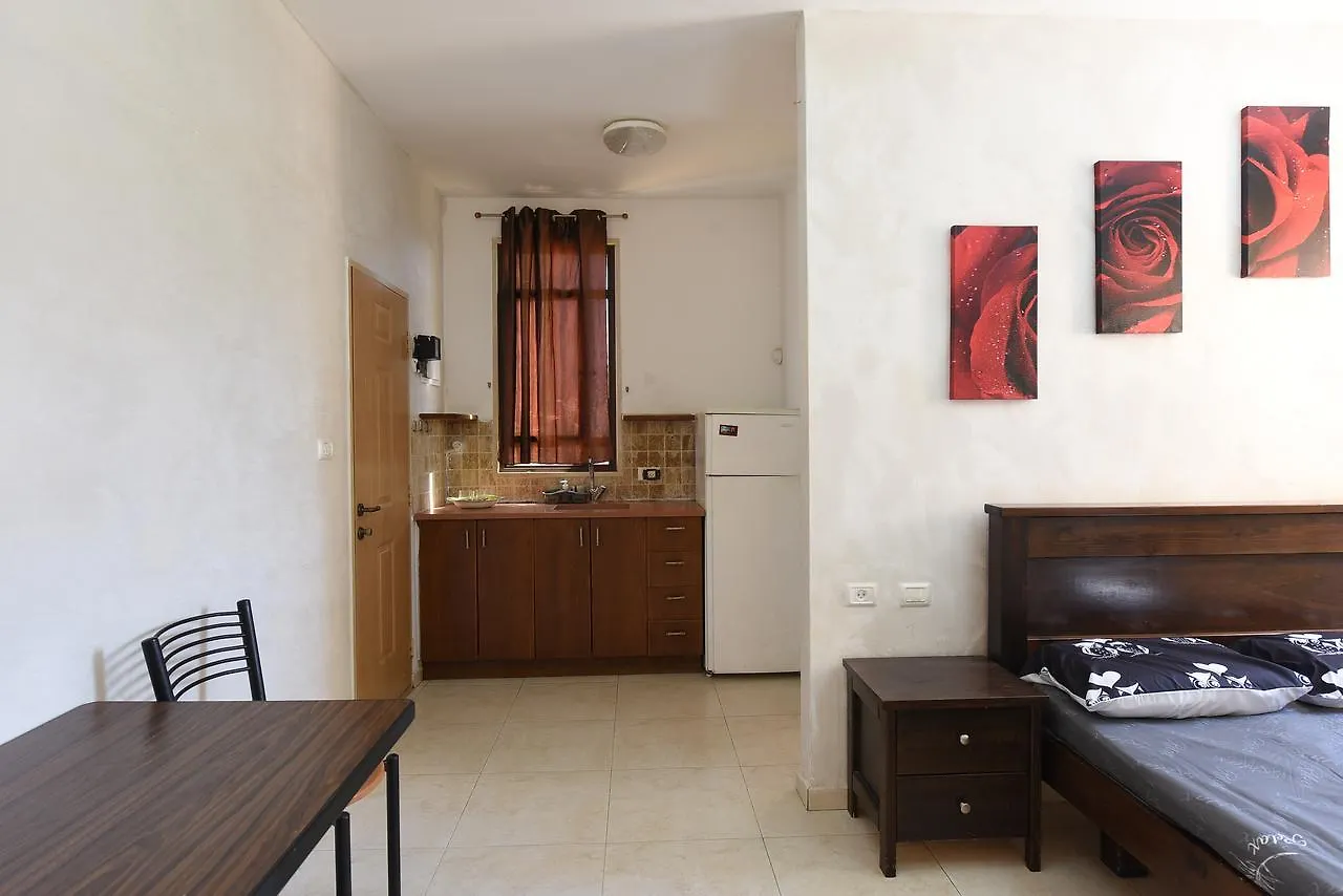 Flintstone Guest House Eilat